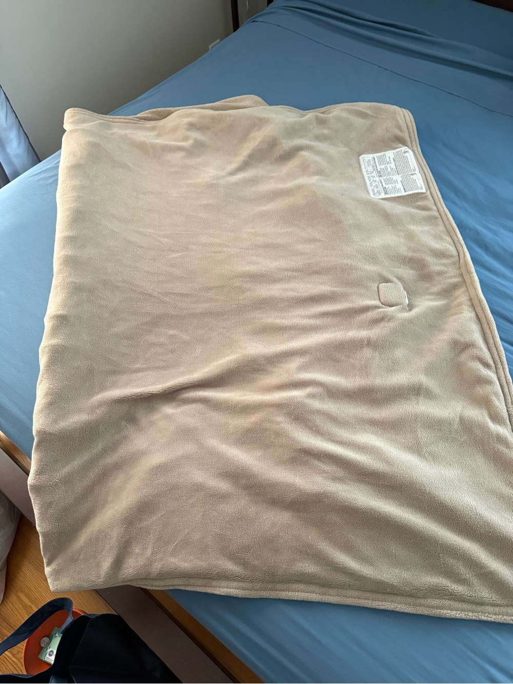 Plush Microfiber Electric Throw Blanket in Beige - Soft Everyday Comfort